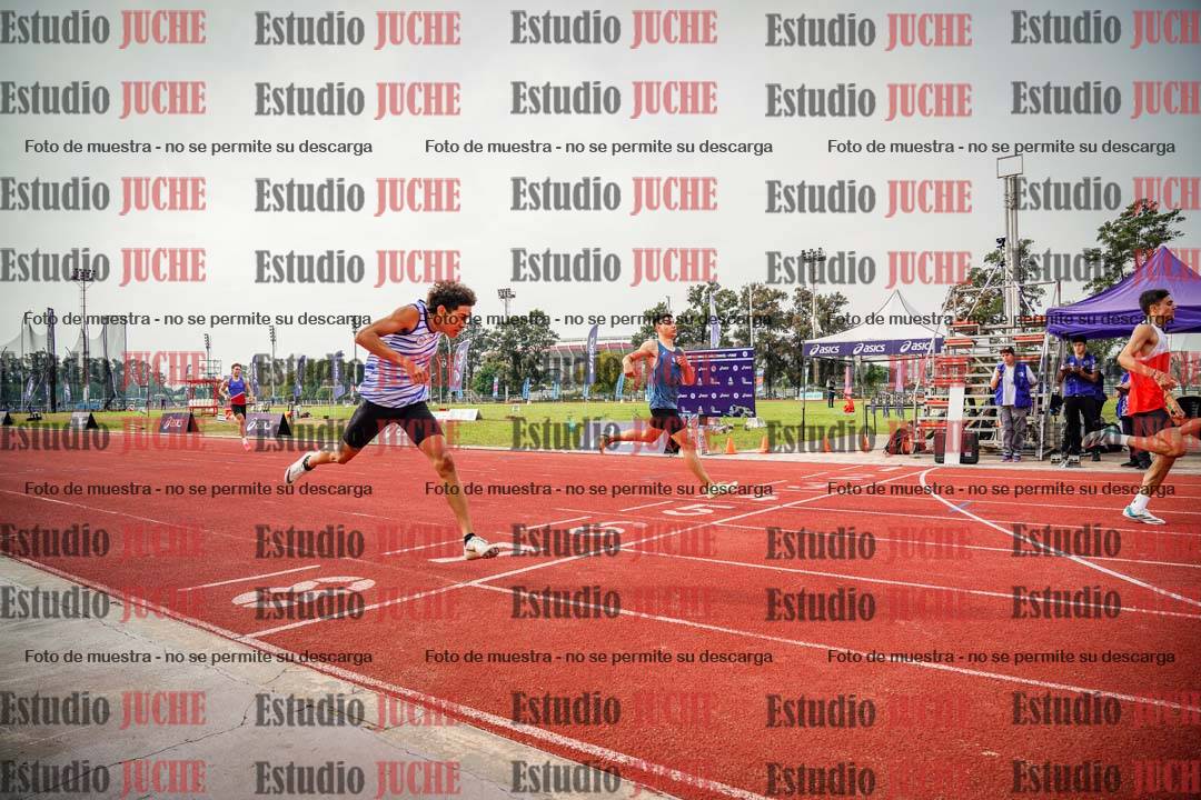 Fotos de los 400 m llanos de varones