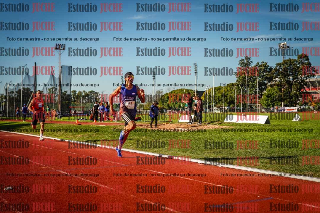 Fotos de los 800 m llanos de varones