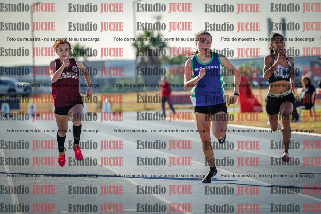 Fotos de los 100 m llanos de mujeres - FINAL U18