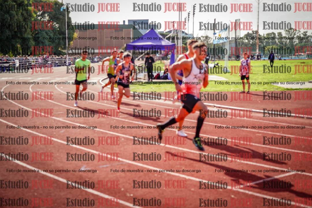 Fotos de los 800 m llanos de varones