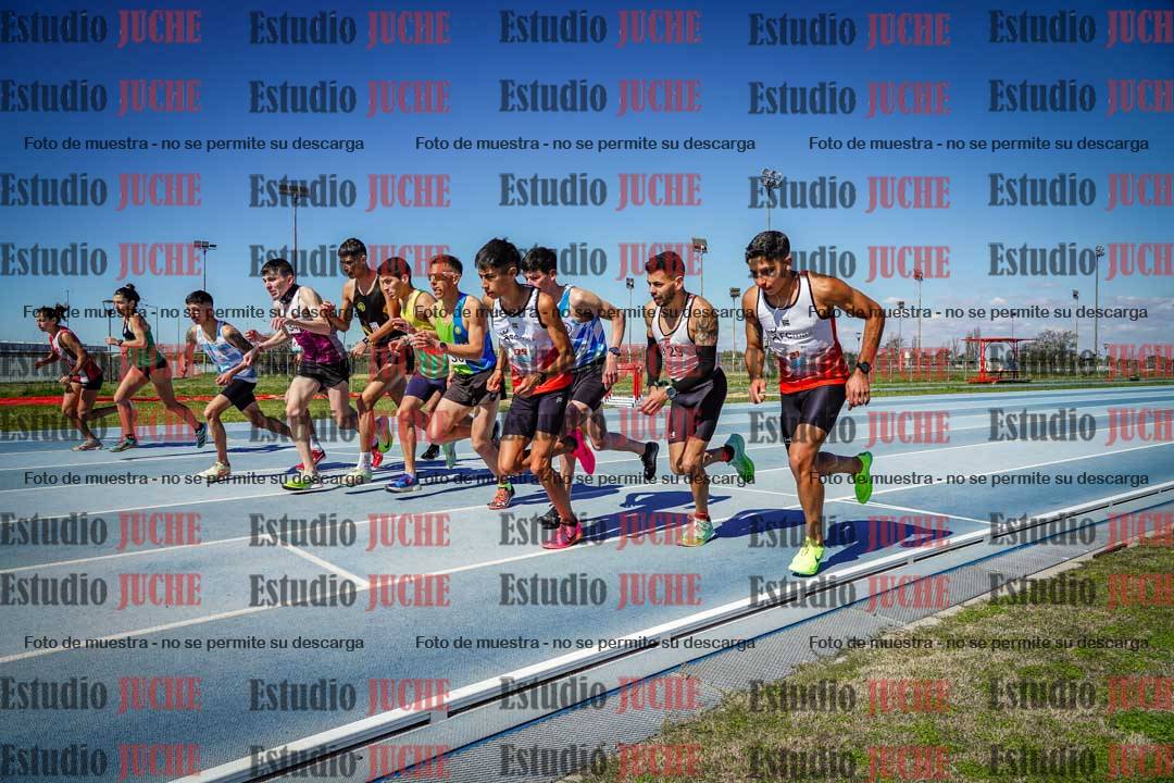 Fotos de los 5000 m llanos de mujeres y varones