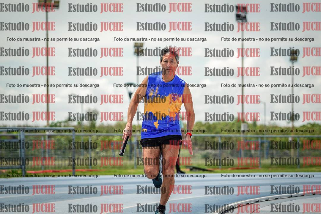 Fotos durante el transcurso de los relevos 20' para running teams - serie 1