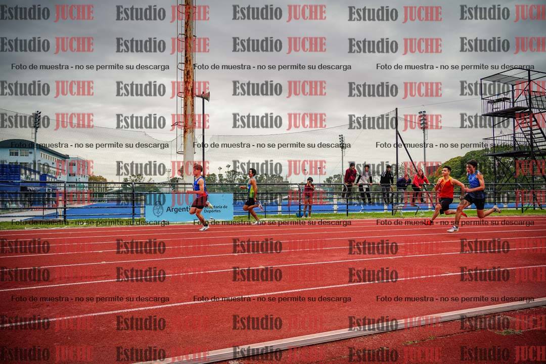 Fotos de los 200 m llanos de varones