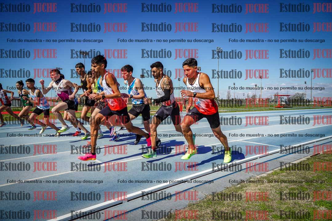Fotos de los 5000 m llanos de mujeres y varones