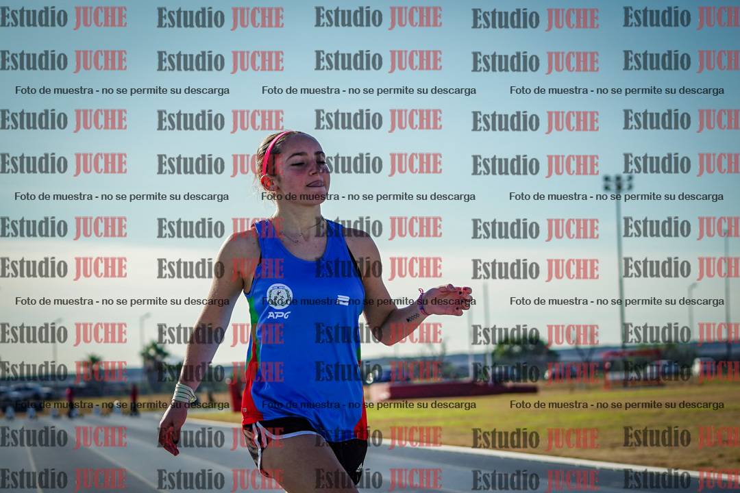 Fotos de los 100 m llanos de mujeres - FINAL U18
