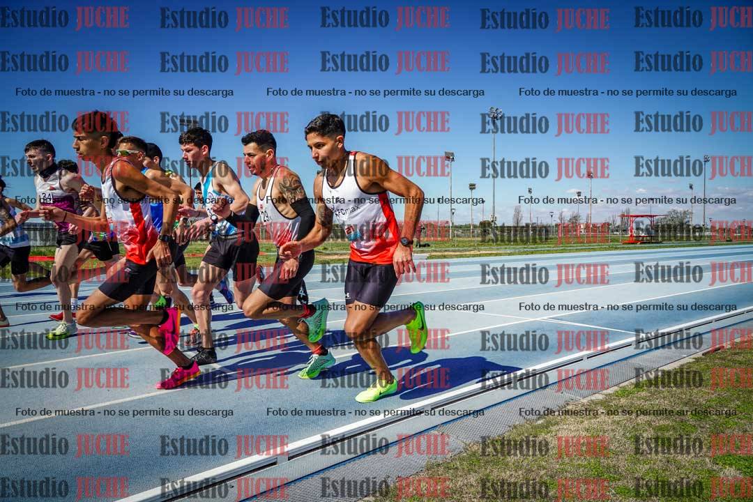 Fotos de los 5000 m llanos de mujeres y varones