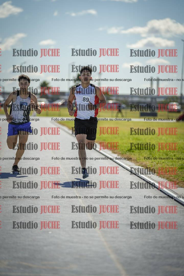 Fotos de los 800 m llanos de varones