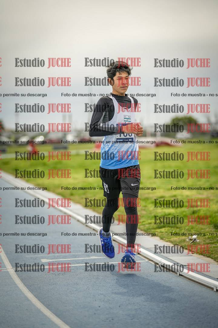 Fotos de los 800 m llanos de varones - U17