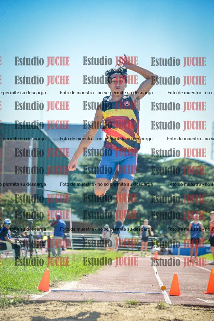 Fotos del salto en largo de varones