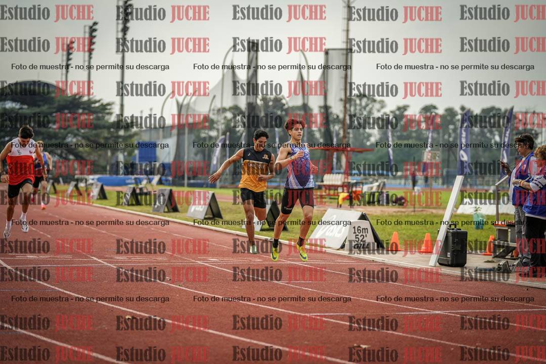 Fotos de los 400 m llanos de varones