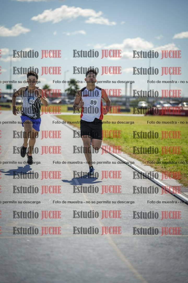 Fotos de los 800 m llanos de varones