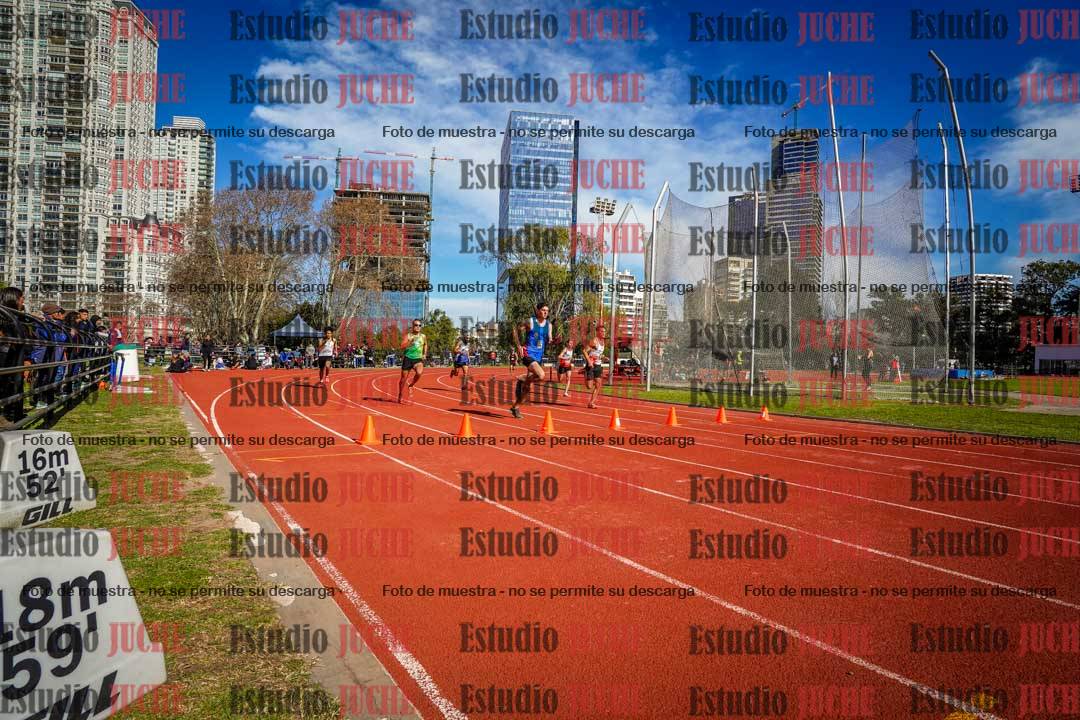 Fotos de los 800 m llanos de varones