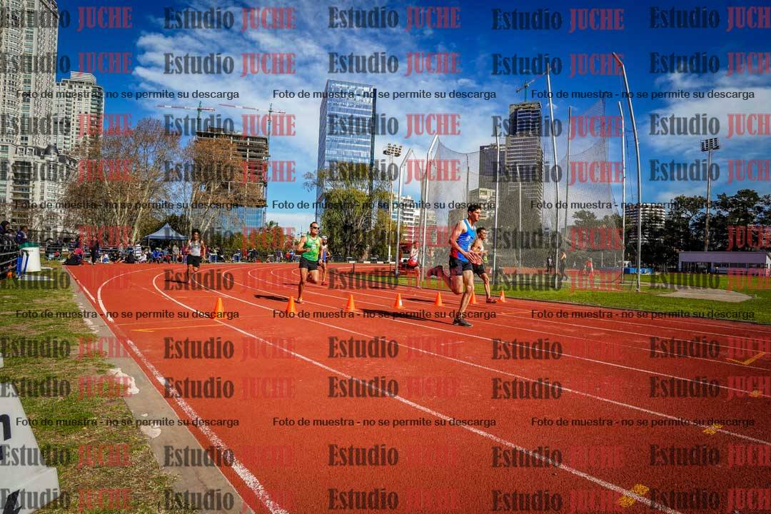 Fotos de los 800 m llanos de varones