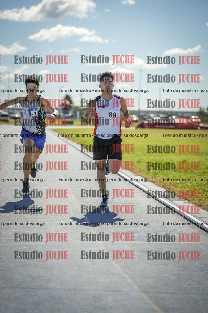 Fotos de los 800 m llanos de varones