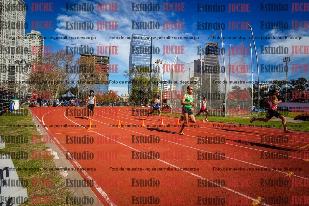 Fotos de los 800 m llanos de varones