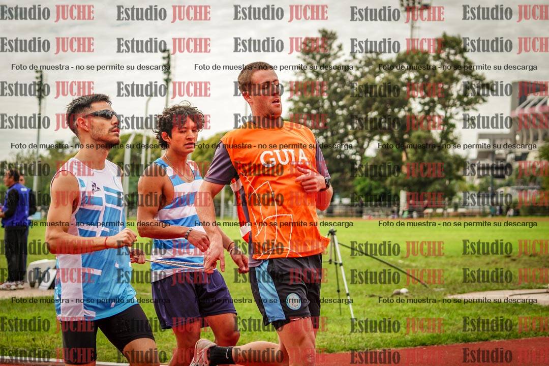 Fotos de los 100 m llanos de varones