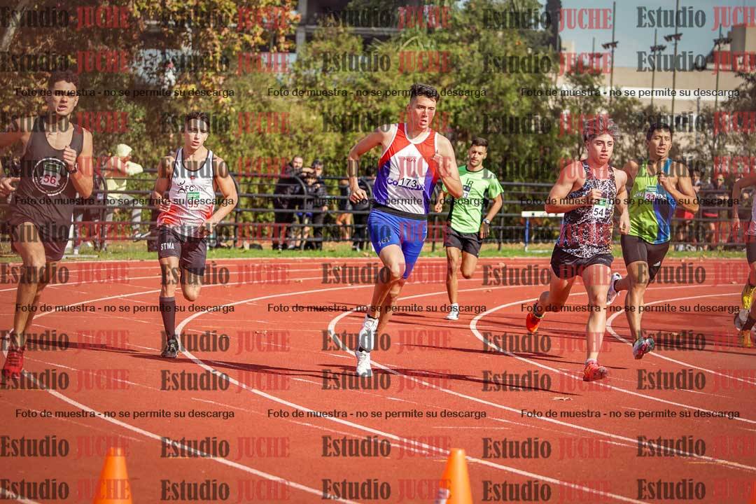 Fotos de los 800 m llanos de varones