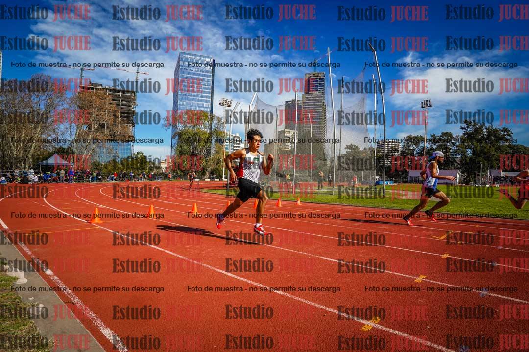 Fotos de los 800 m llanos de varones