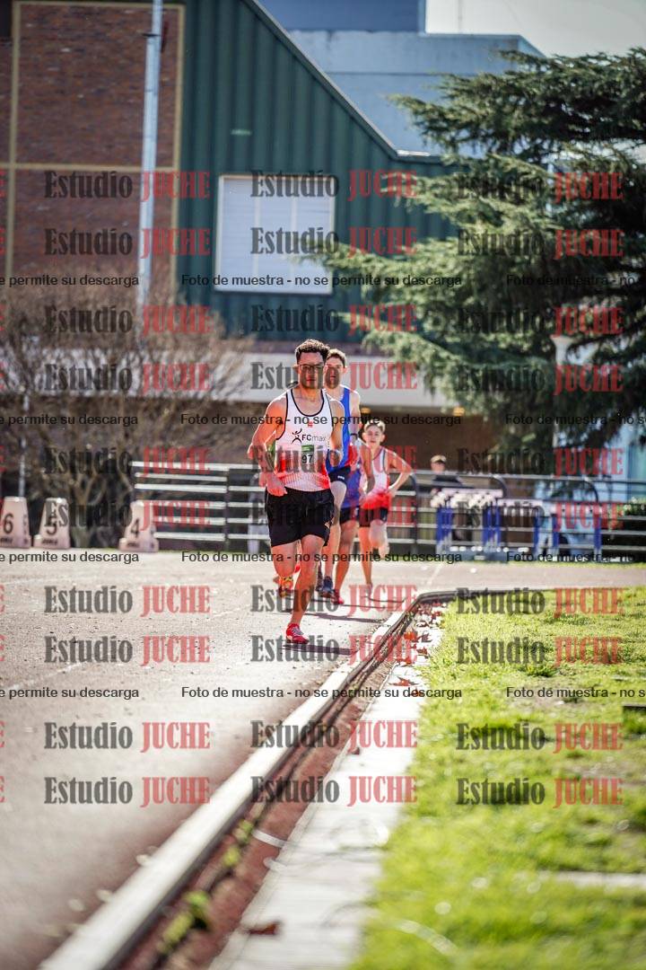 Fotos de los 800 m llanos de varones