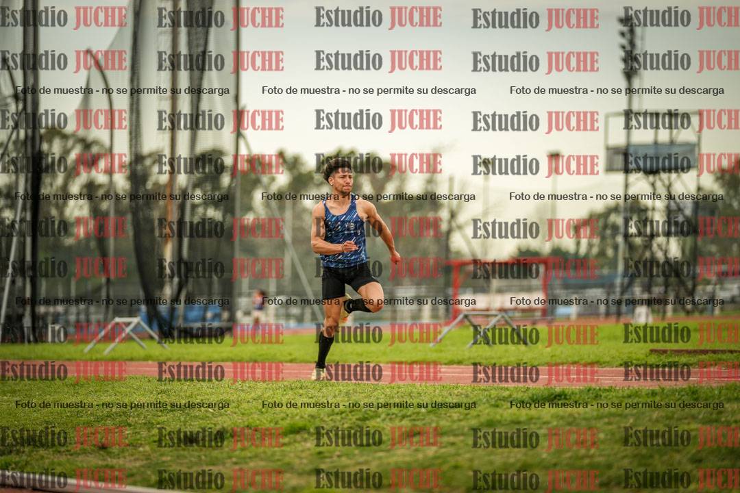 Fotos del salto en largo de varones