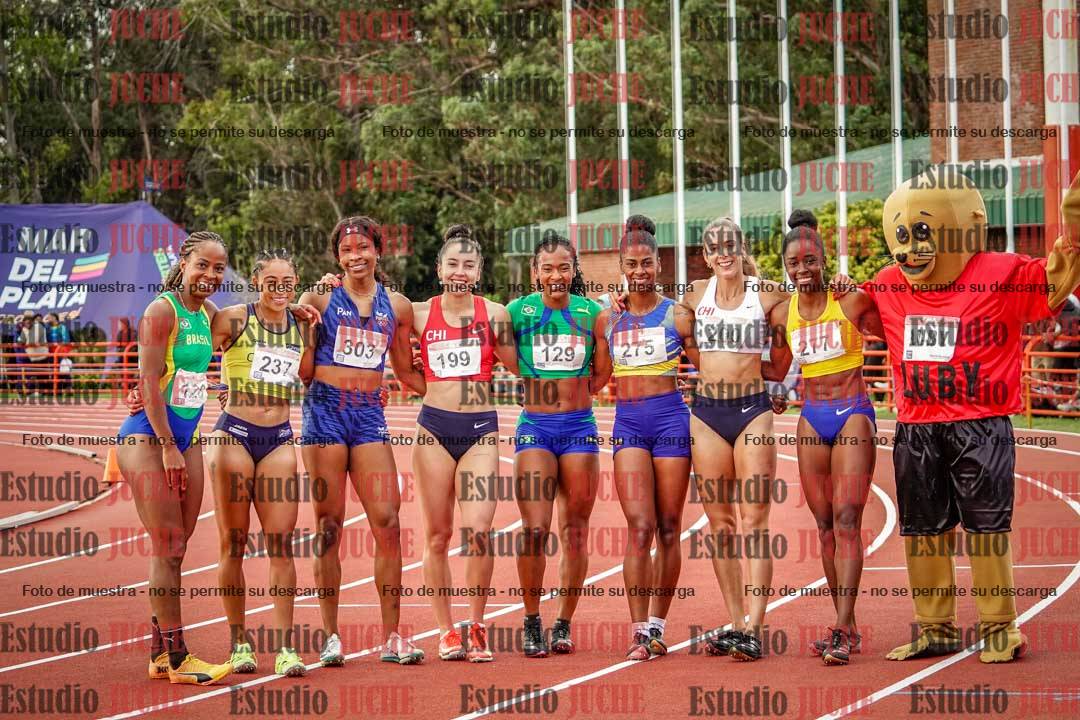 Fotos de algunos extras y podios del día 3