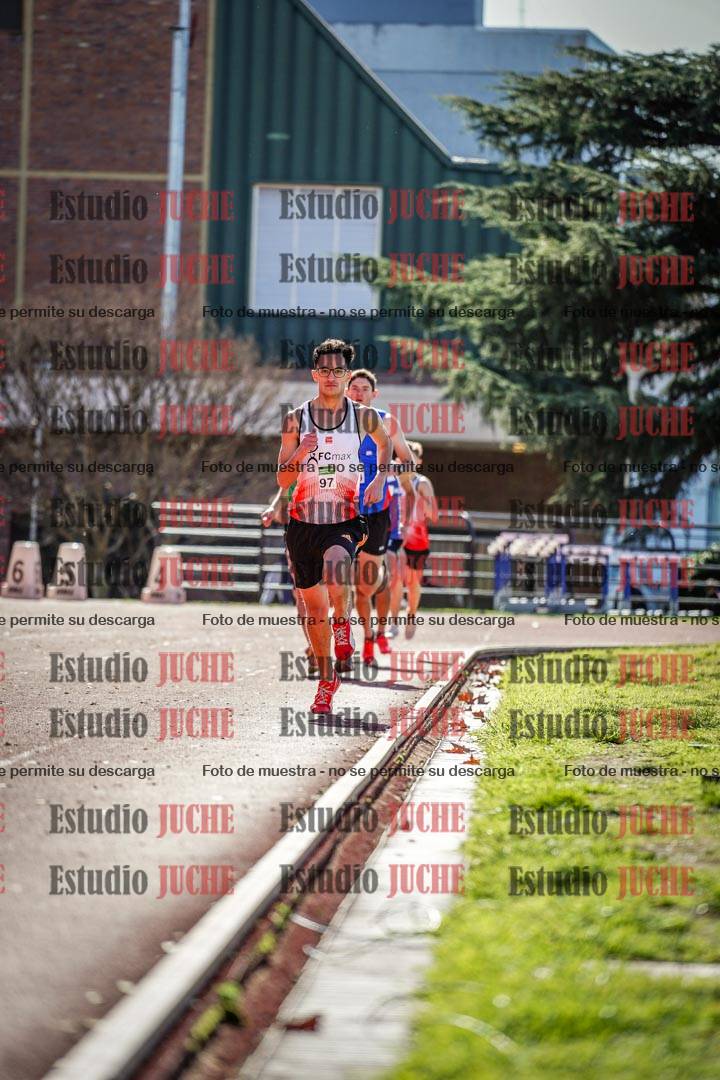 Fotos de los 800 m llanos de varones