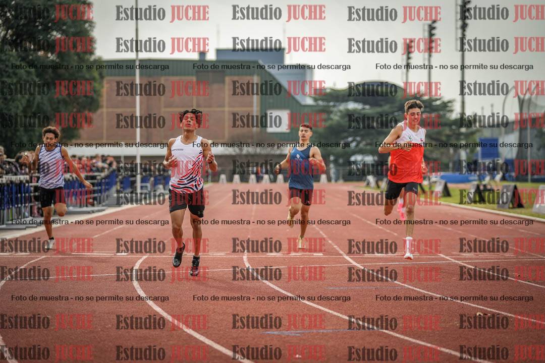 Fotos de los 400 m llanos de varones