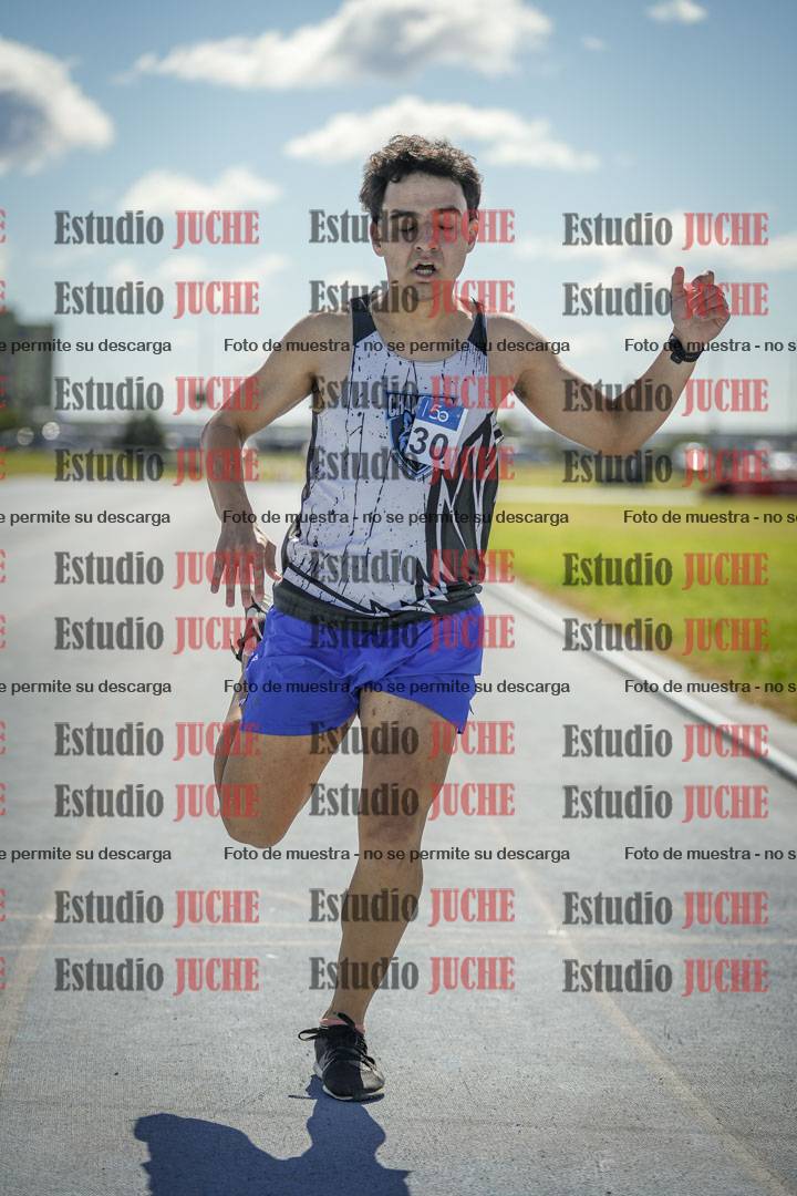 Fotos de los 800 m llanos de varones