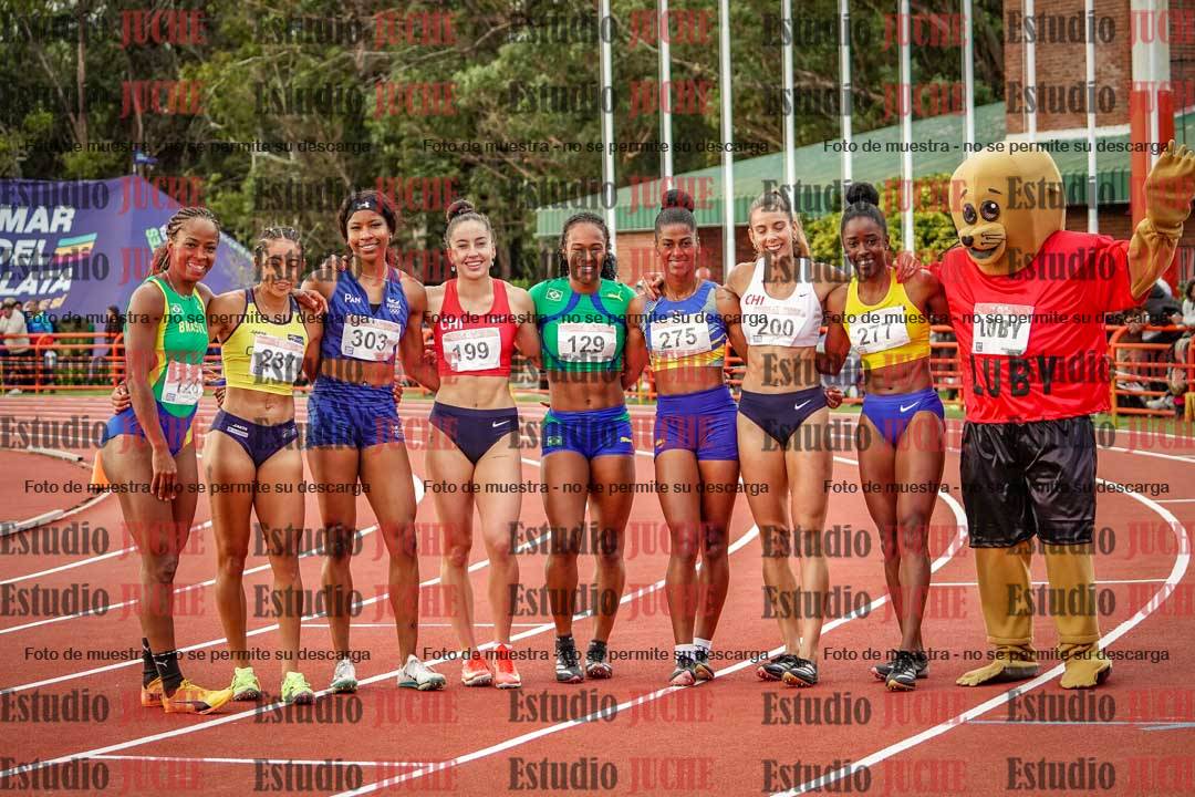 Fotos de algunos extras y podios del día 3
