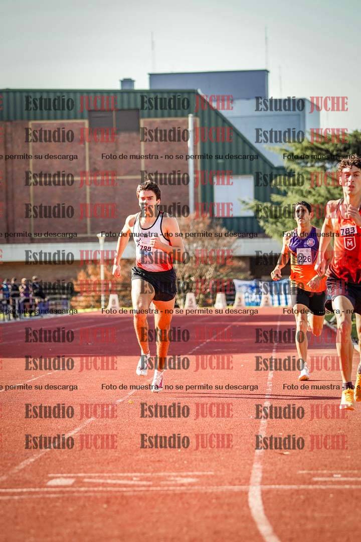 Fotos de los 800 m llanos de varones
