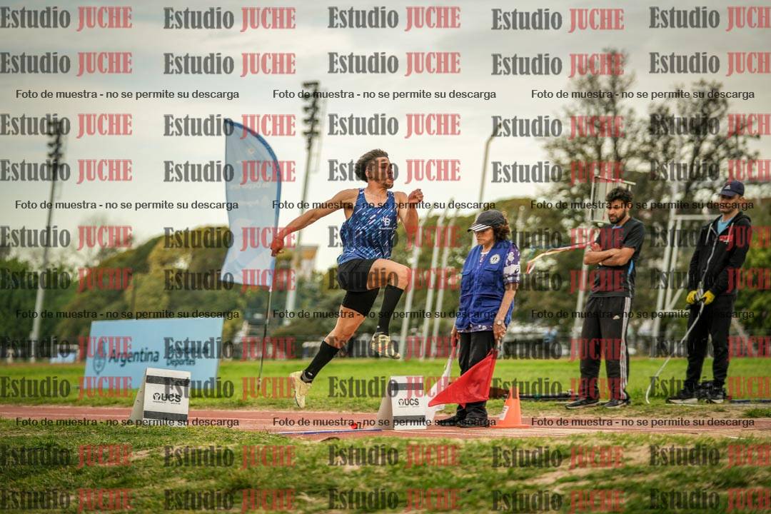 Fotos del salto en largo de varones