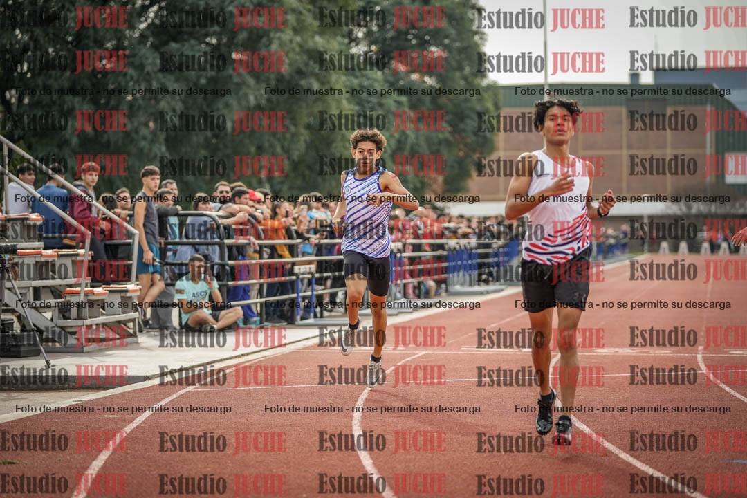 Fotos de los 400 m llanos de varones