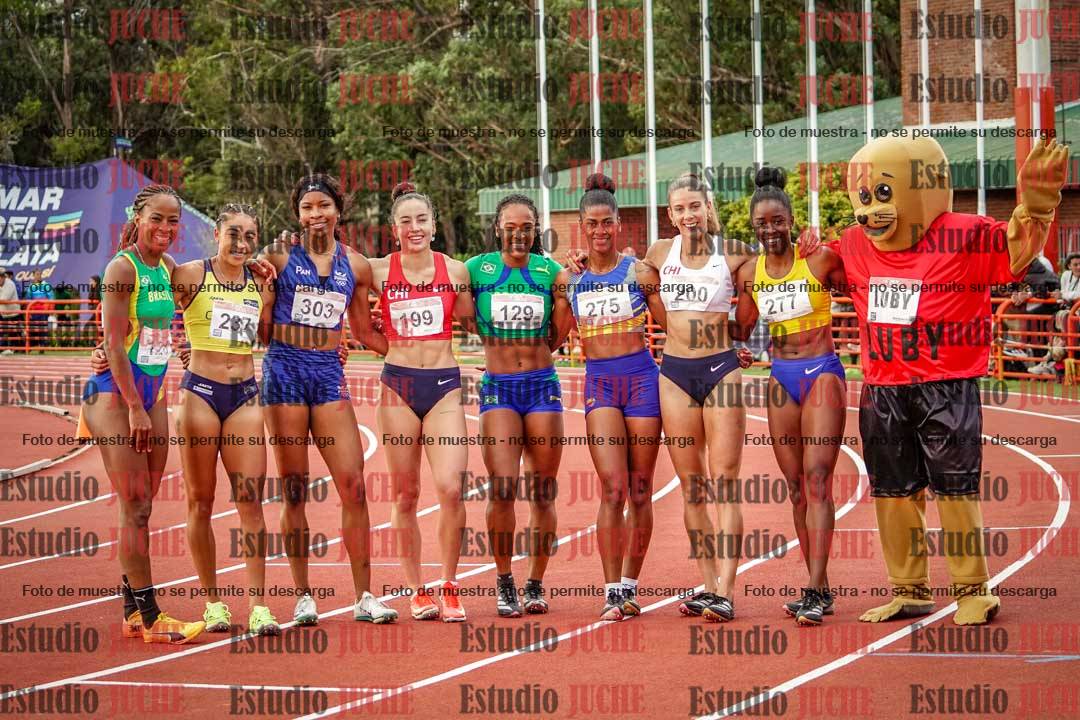 Fotos de algunos extras y podios del día 3
