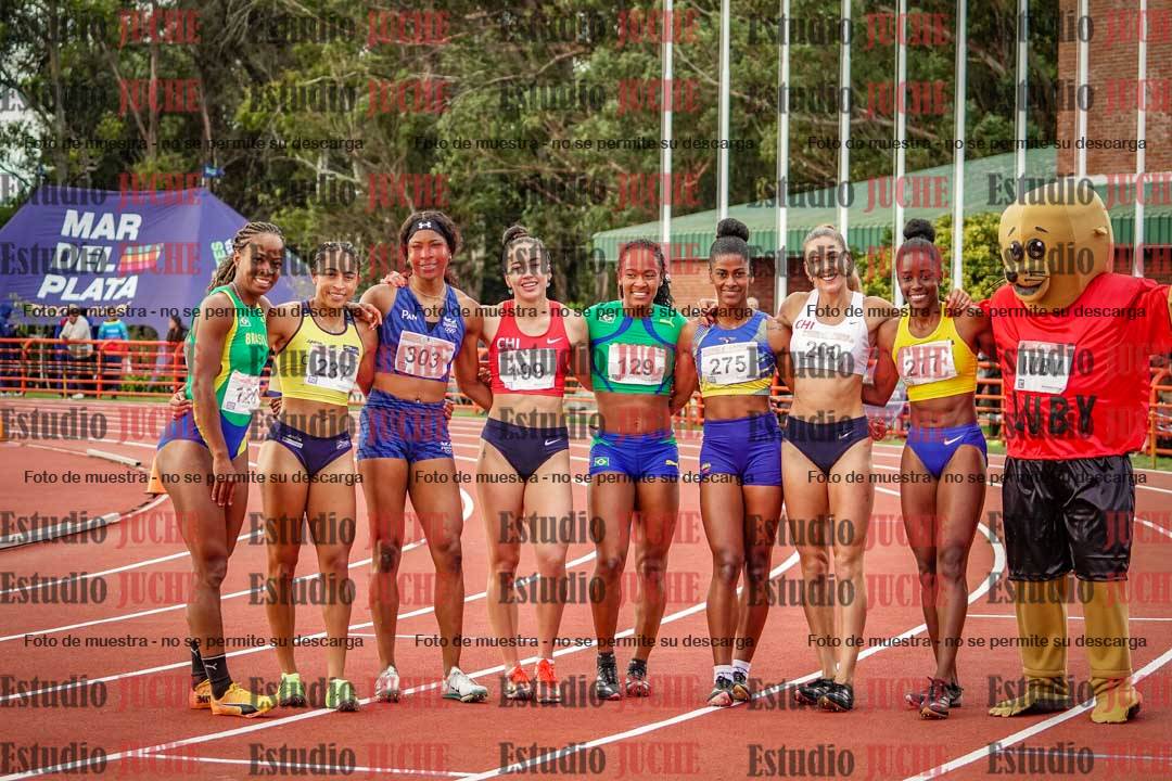 Fotos de algunos extras y podios del día 3