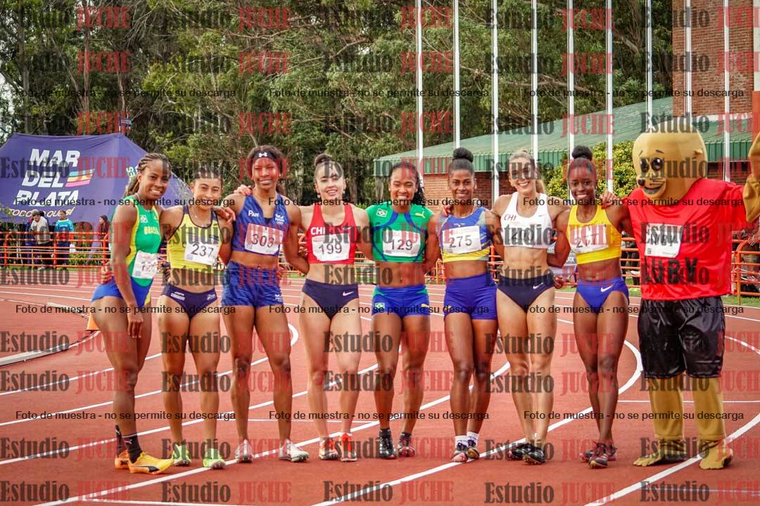 Fotos de algunos extras y podios del día 3