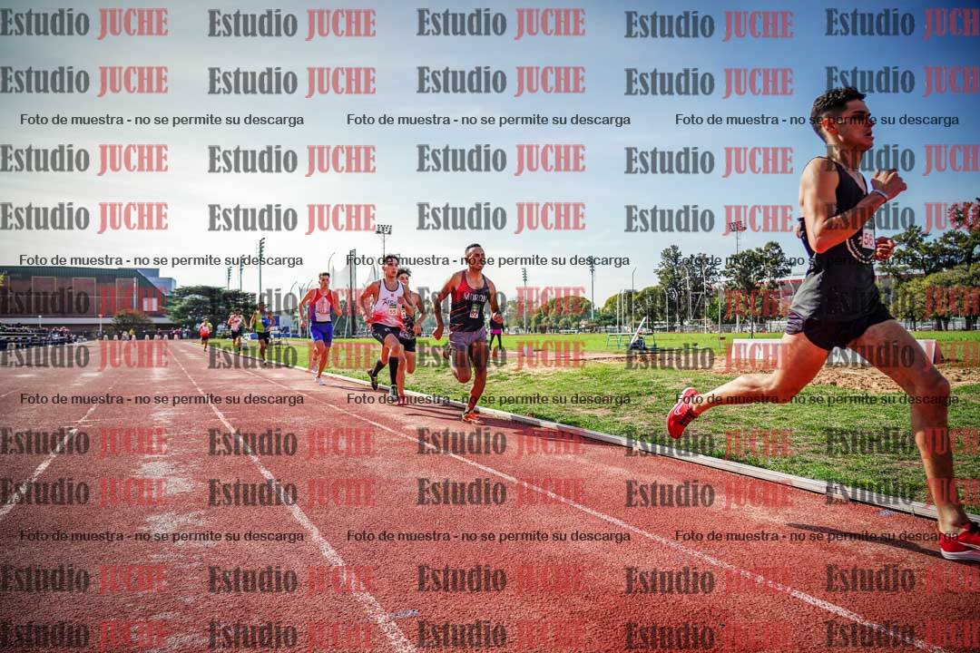 Fotos de los 800 m llanos de varones