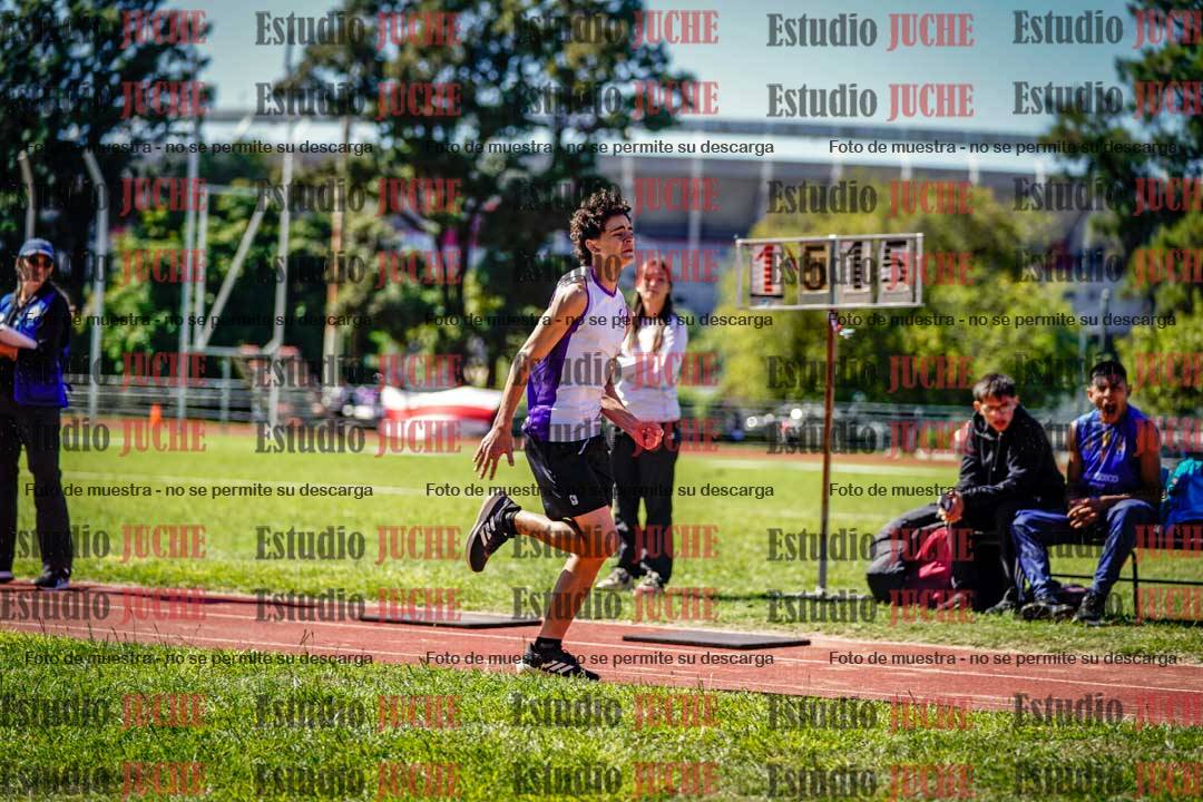 Fotos del salto en largo de varones