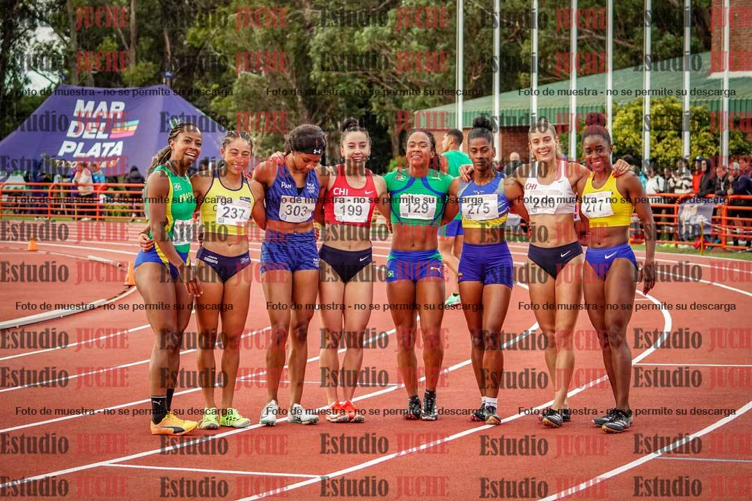 Fotos de algunos extras y podios del día 3