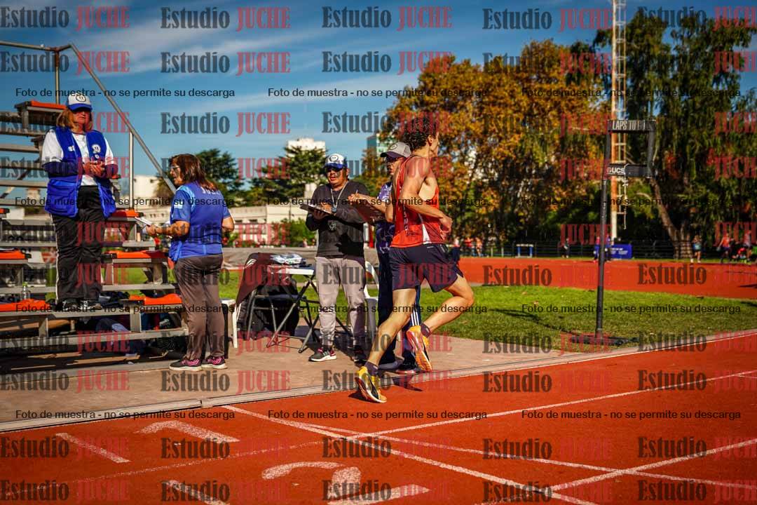 Fotos de los 800 m llanos de varones