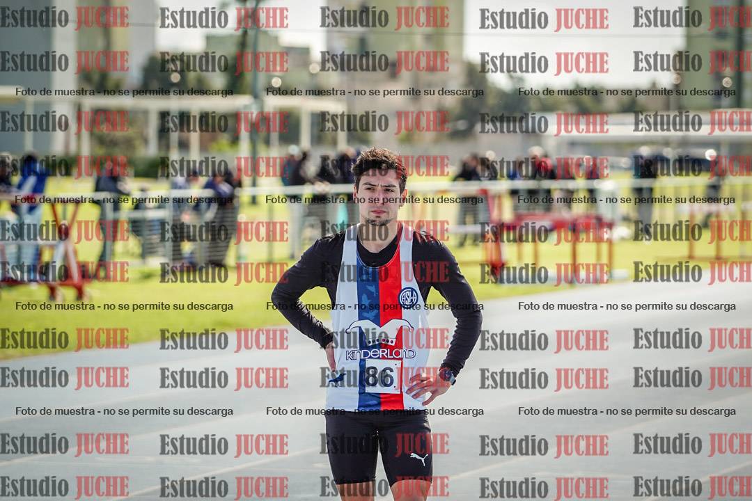 Fotos de los 800 m llanos de varones