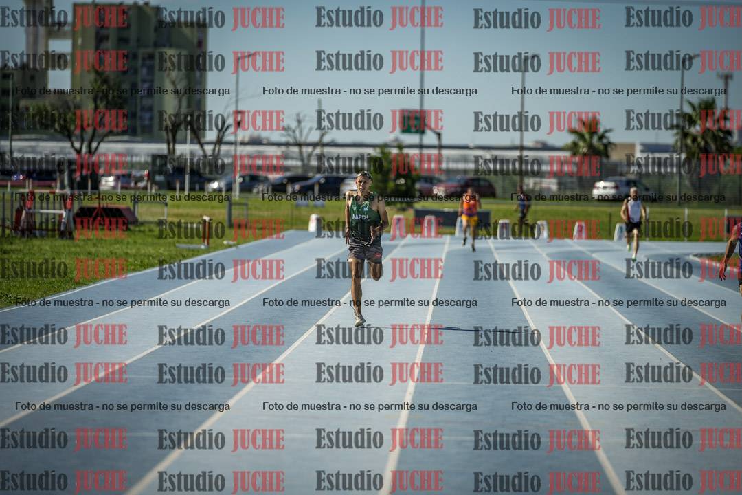 Fotos de los 400 m llanos de varones