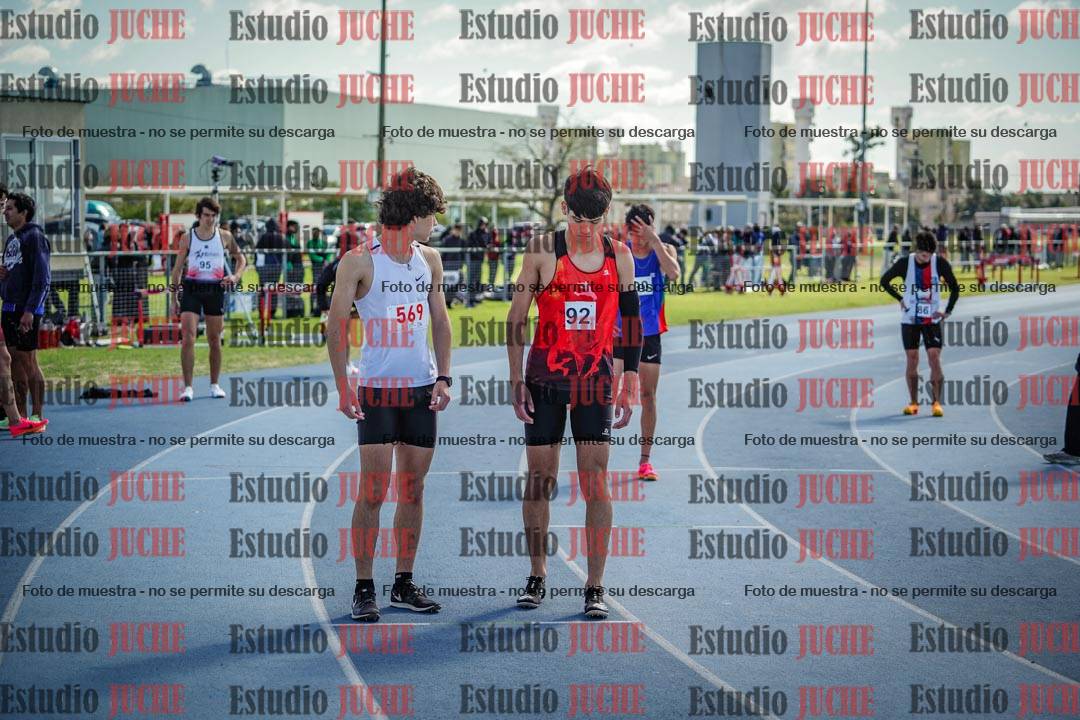 Fotos de los 800 m llanos de varones