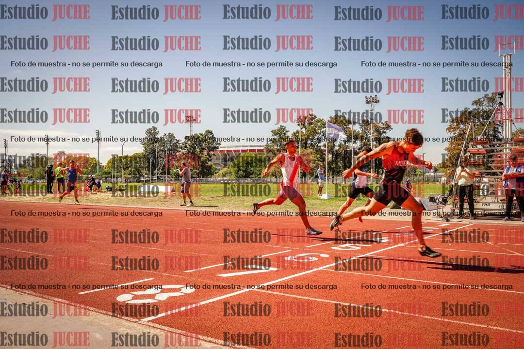 Fotos de los 400 m llanos de varones