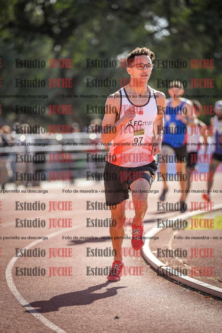 Fotos de los 800 m llanos de varones