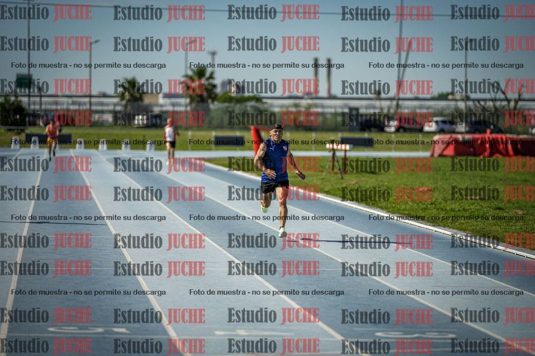 Fotos de los 400 m llanos de varones