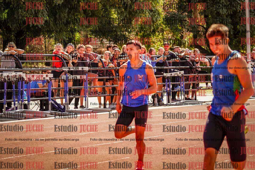 Fotos de los 400 m llanos de varones