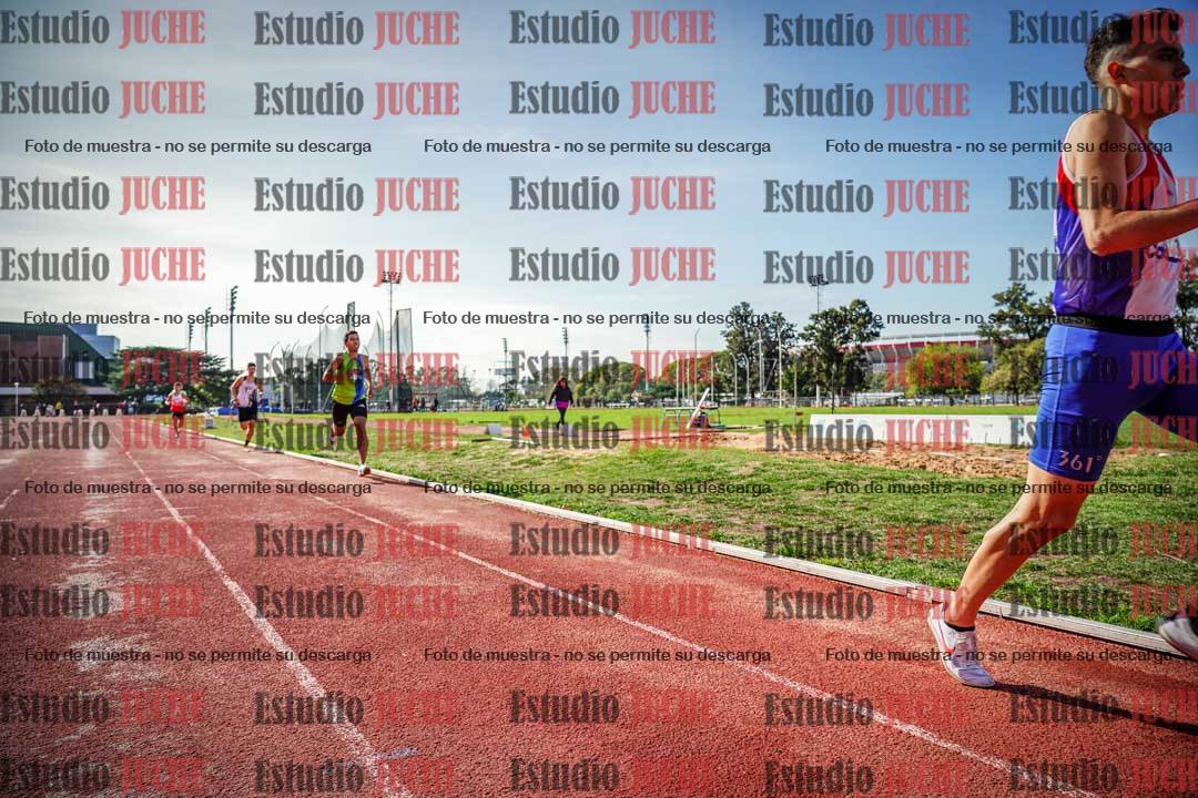 Fotos de los 800 m llanos de varones