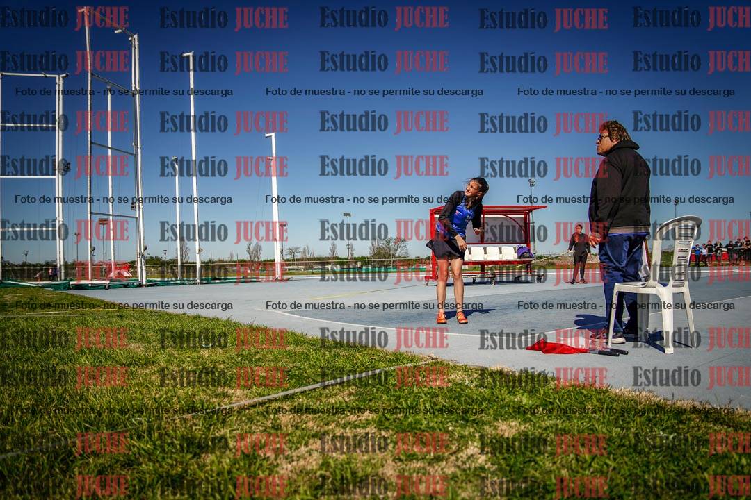 Fotos del lanzamiento de jabalina de mujeres y varones - U15