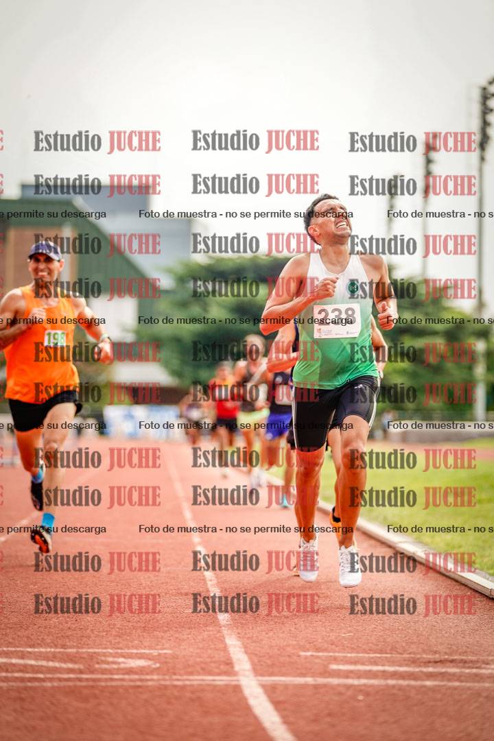 Fotos de los 3000 m llanos de varones