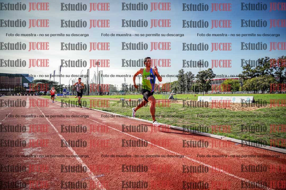 Fotos de los 800 m llanos de varones